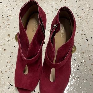 Michael Kors size 10 zipper heel. Worn once